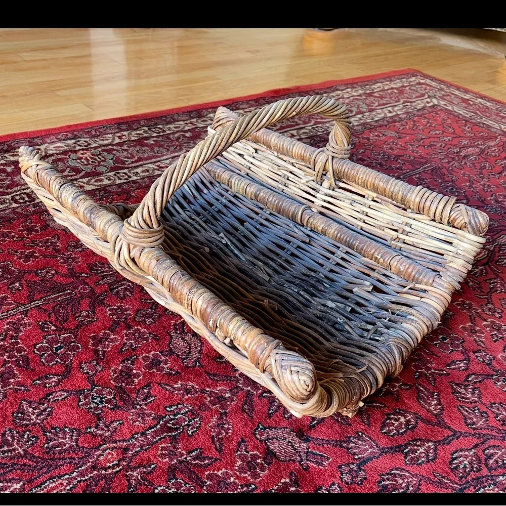 Antique / Vintage Rustic Foraging Harvesting Kindling Pinecone Collecting Basket